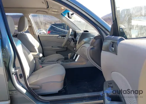 2011 Subaru Forester 2.5X Premium z USA, uszkodzony, nr VIN JF2SHADC9BH754807